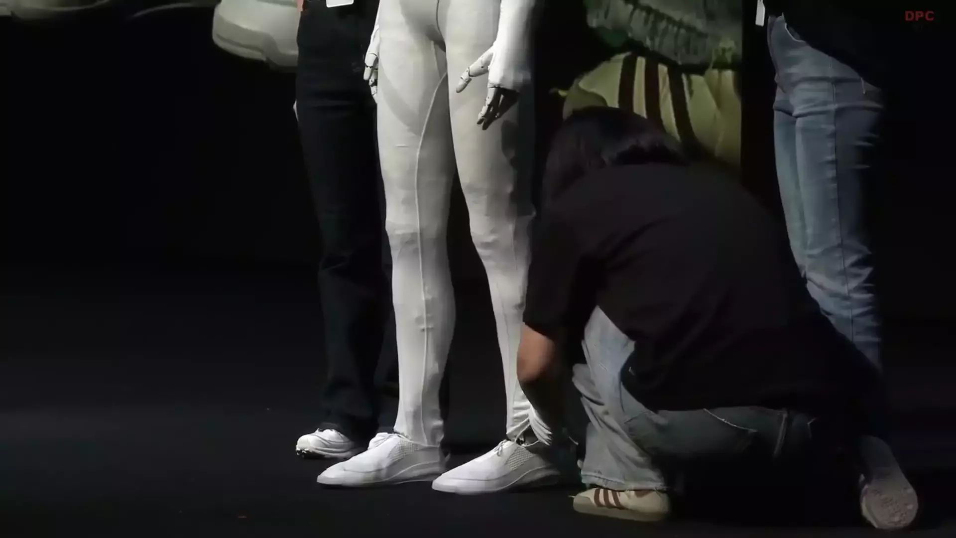 رونمایی از ربات انسان‌نمای واقعی Xpeng؛ رباتی که با حرکاتش همه را شوکه کرد