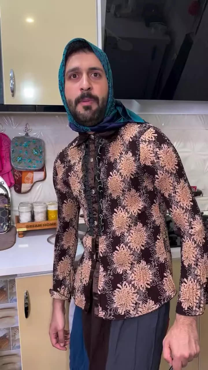 منطق مادرها