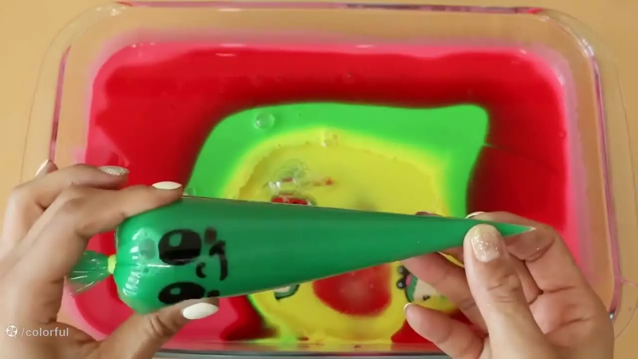 آموزش اسلایم بازی اسمر کالرفول | سرگرمی ساخت اسلایم بازی لوله ای جذاب