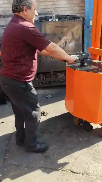 تولید بالابر و استاکر فروشگاهی