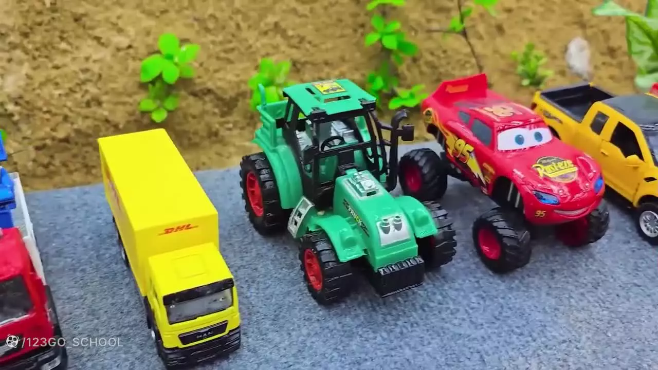 کارتون ماشین های رنگی و شاد | دنیای شگفت‌انگیز اسباب‌بازی‌های متحرک