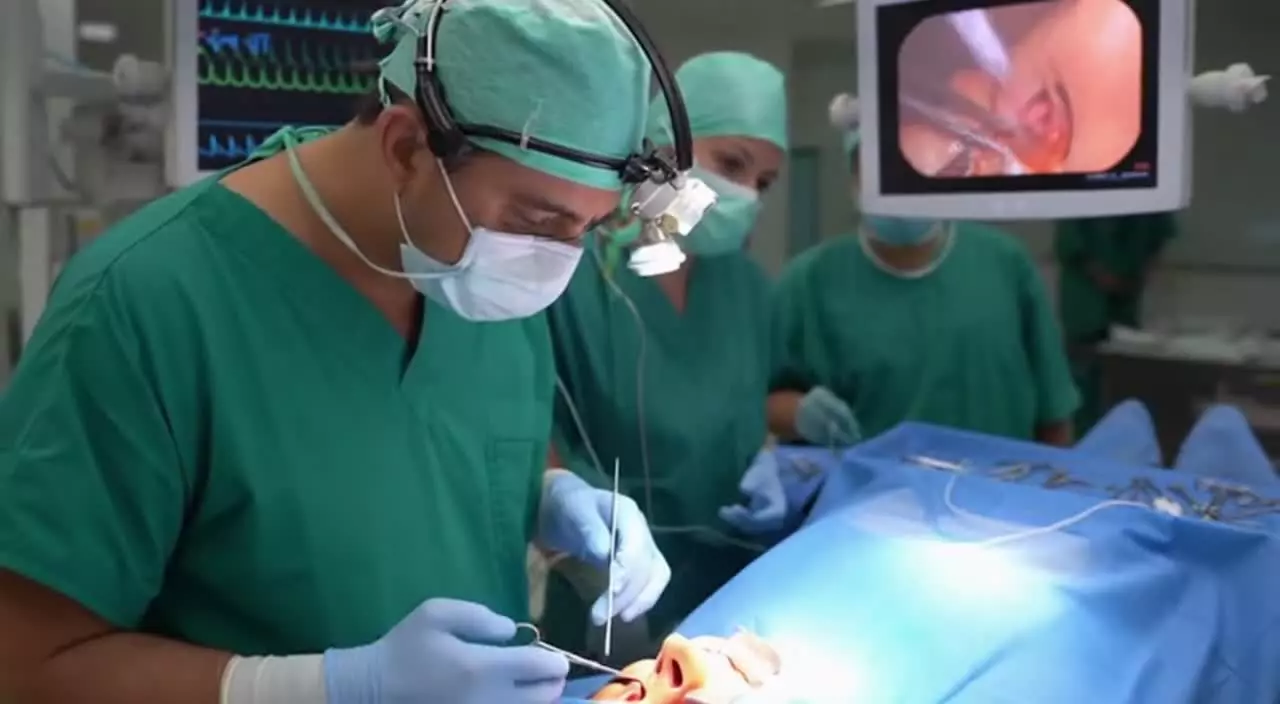 چگونه بهترین جراح بینی را پیدا کنیم