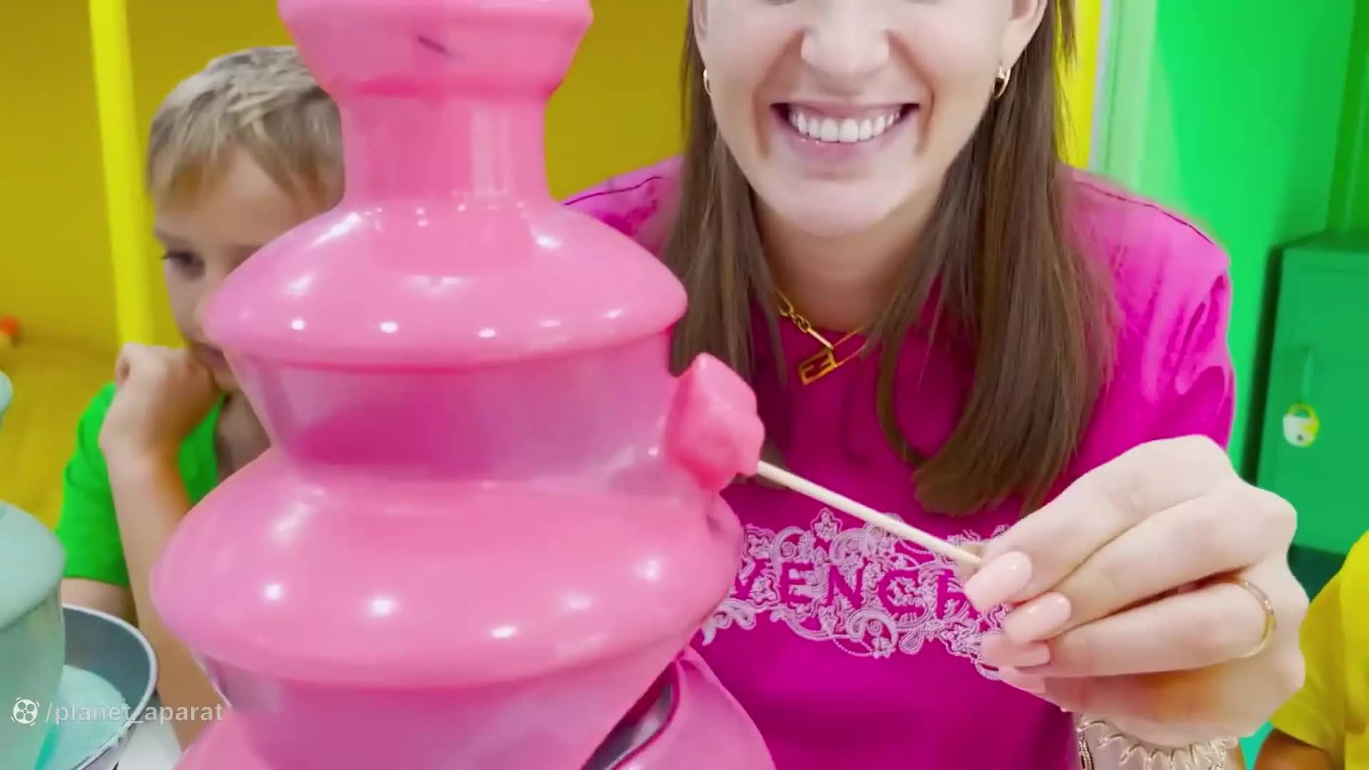 ولاد و نیکی - برنامه کودک - چالش شکلات بازی - کودک سرگرمی تفریحی ولاد نیکی جدید