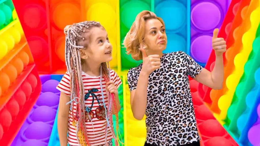 آموزش رنگ‌ها با ایوا و مامان در کارتون کودک طولانی جدید آیواشو