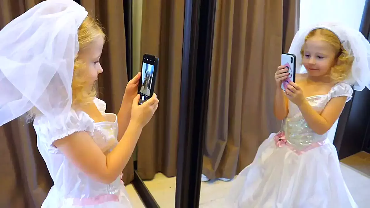 برنامه کودک جدید ناستیا و بابایی | ناستیا عروس کوچولو زیبا! ️