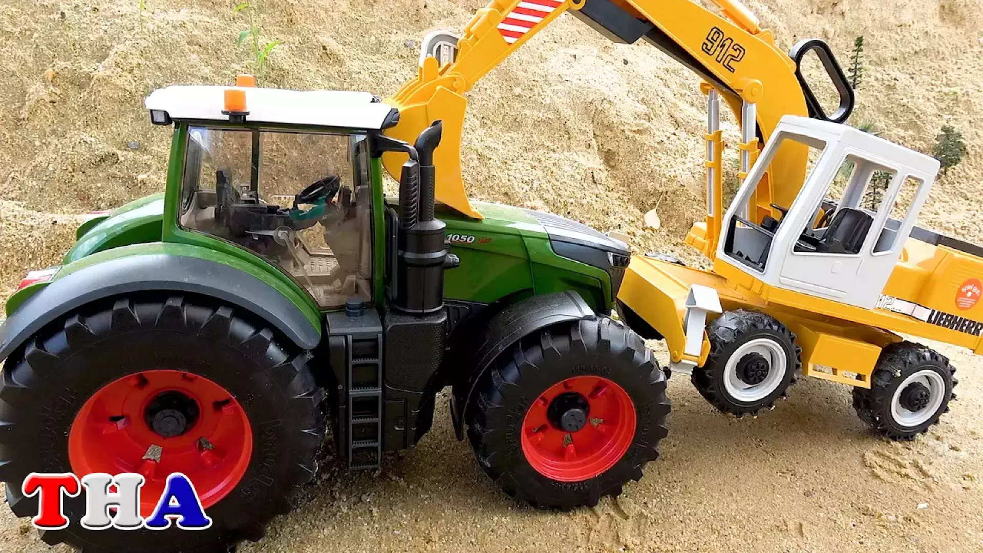 ماکرو و تراکتور ، ماشین اسباب بازی ها‌ ، بیل مکانیکی ، کامیون ، کمپرسی