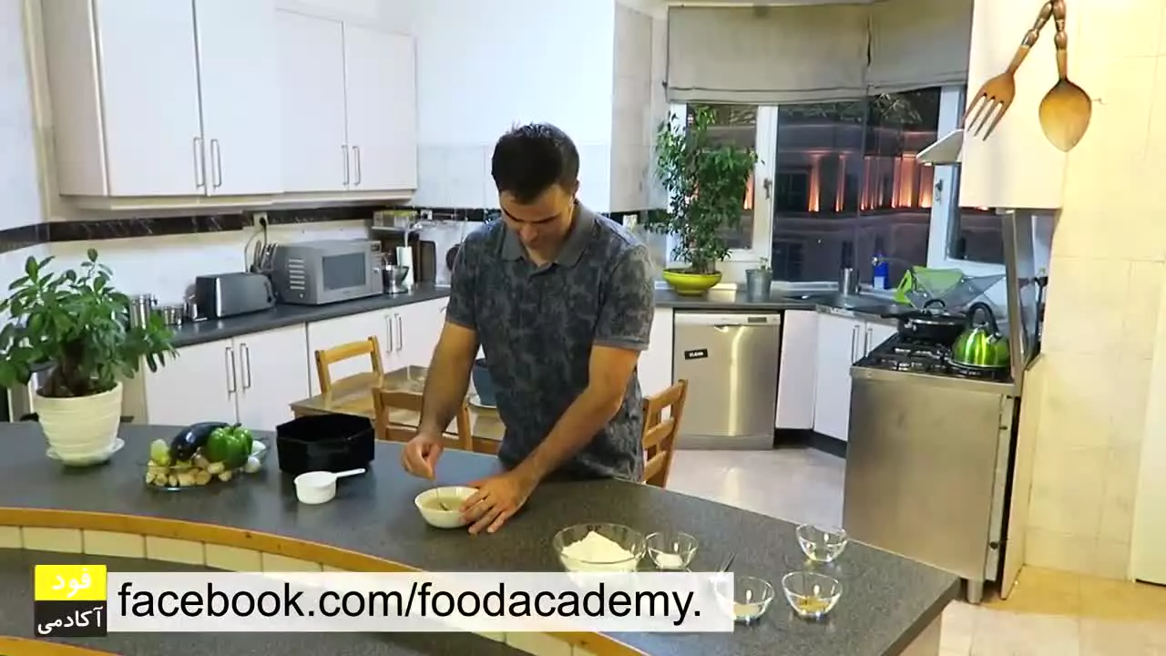 غذا برای شام یک غذای ساده سریع و خوشمزه با سس های خوشمزه - تهیه پیتزا