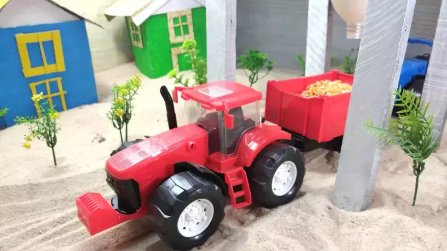 ماشین بازی با تراکتور مزرعه - اسباب بازی برنامه کودک کارتون