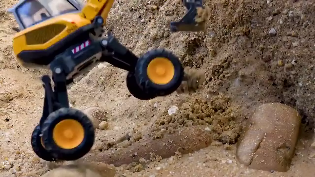 داستان ماشین اسباب بازی، تراکتور، بیل مکانیکی، جاده غلتکی