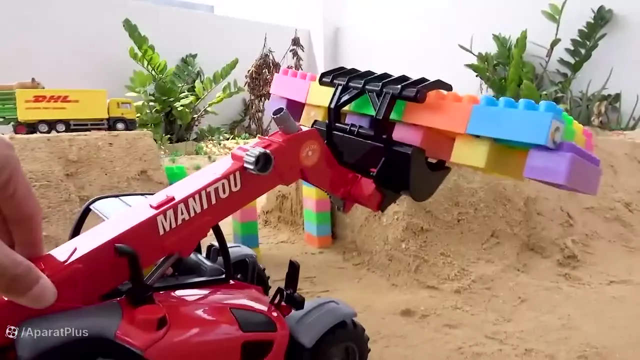 امدادونجات پلیسی :: بازی و سرگرمی :: ماشین پلیس و تراکتور اسباب بازی