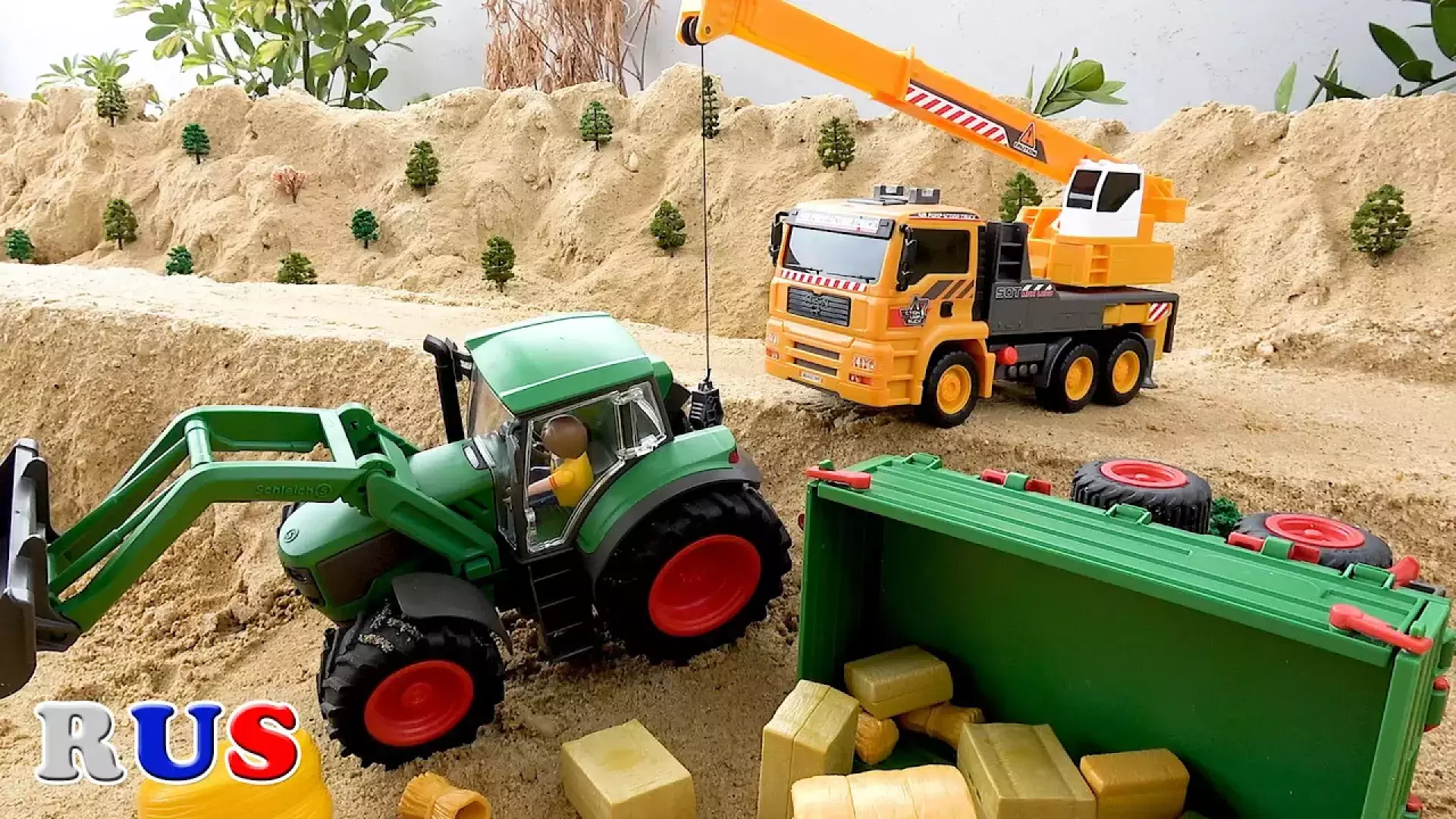 نجات تراکتور _  اسباب بازی ها _  ماشین های جرثقیل کامیون برای کودکان