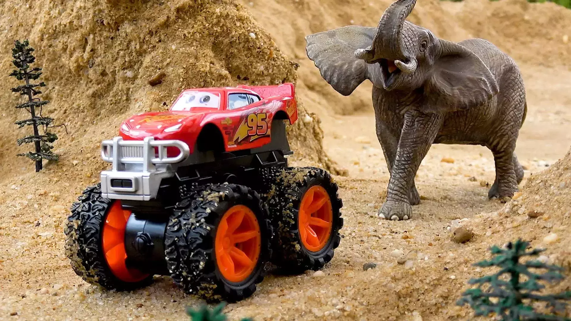 داستان ماشین اسباب بازی ها؛ مک کوئین؛ ماشین بازی؛ ماشین اسباب بازی