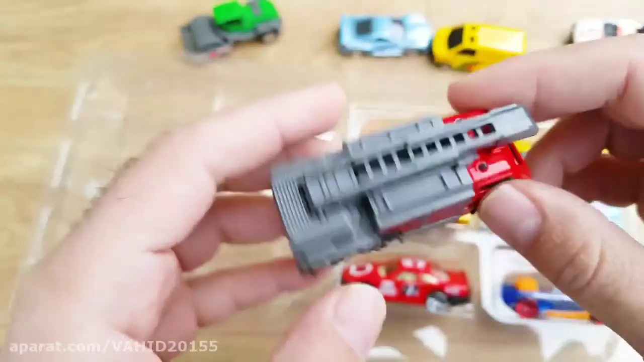 بازی با ماشین اسباب بازی مک کویین و پلیس - اسباب بازی کودک و نوجوان