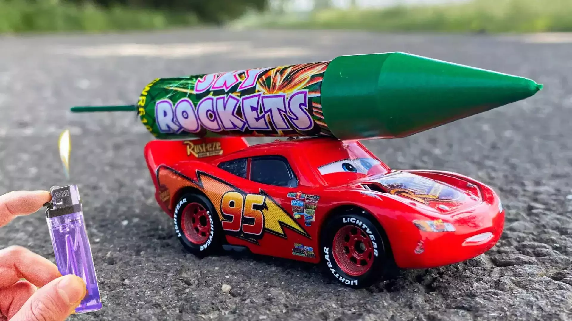 آزمایش جالب: پرتاپ موشک با ماشین اسباب بازی مک کوئین