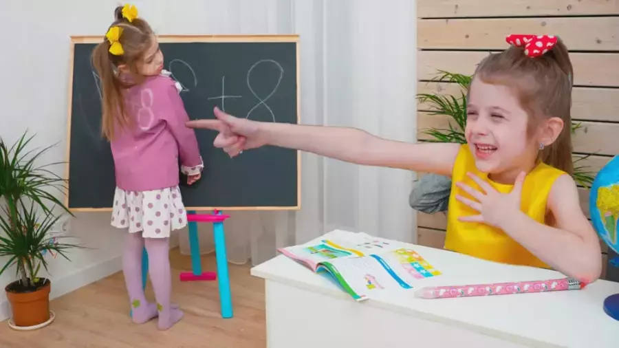 بازی‌های شاد ایواشو یک دوست خوب | کارتون کودک جدید و پرانرژی