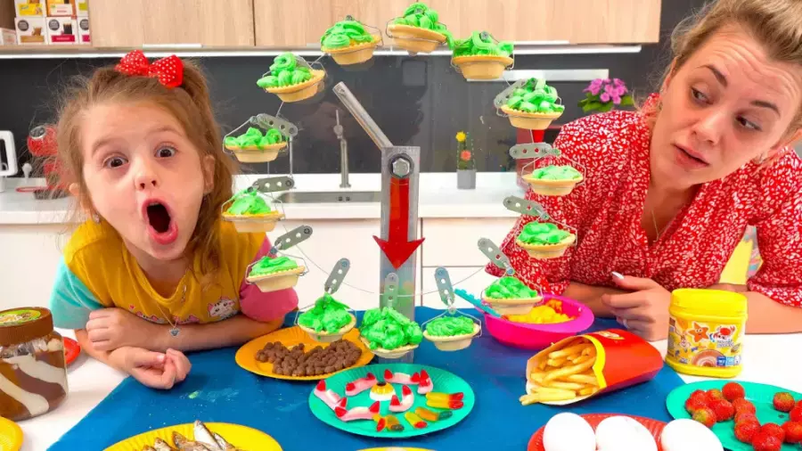 بازی روزانه ایوا و مامان | ایواشو آزمایش های خنده دار جدید و شاد