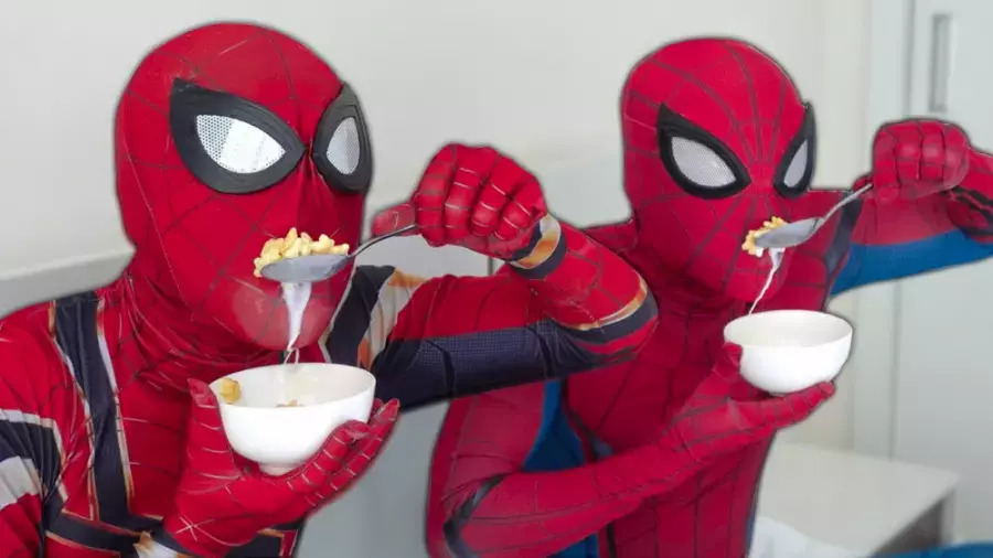 چالش مبارزه با افراد بد با اسپایدرمن | سرگرمی جدید کودک