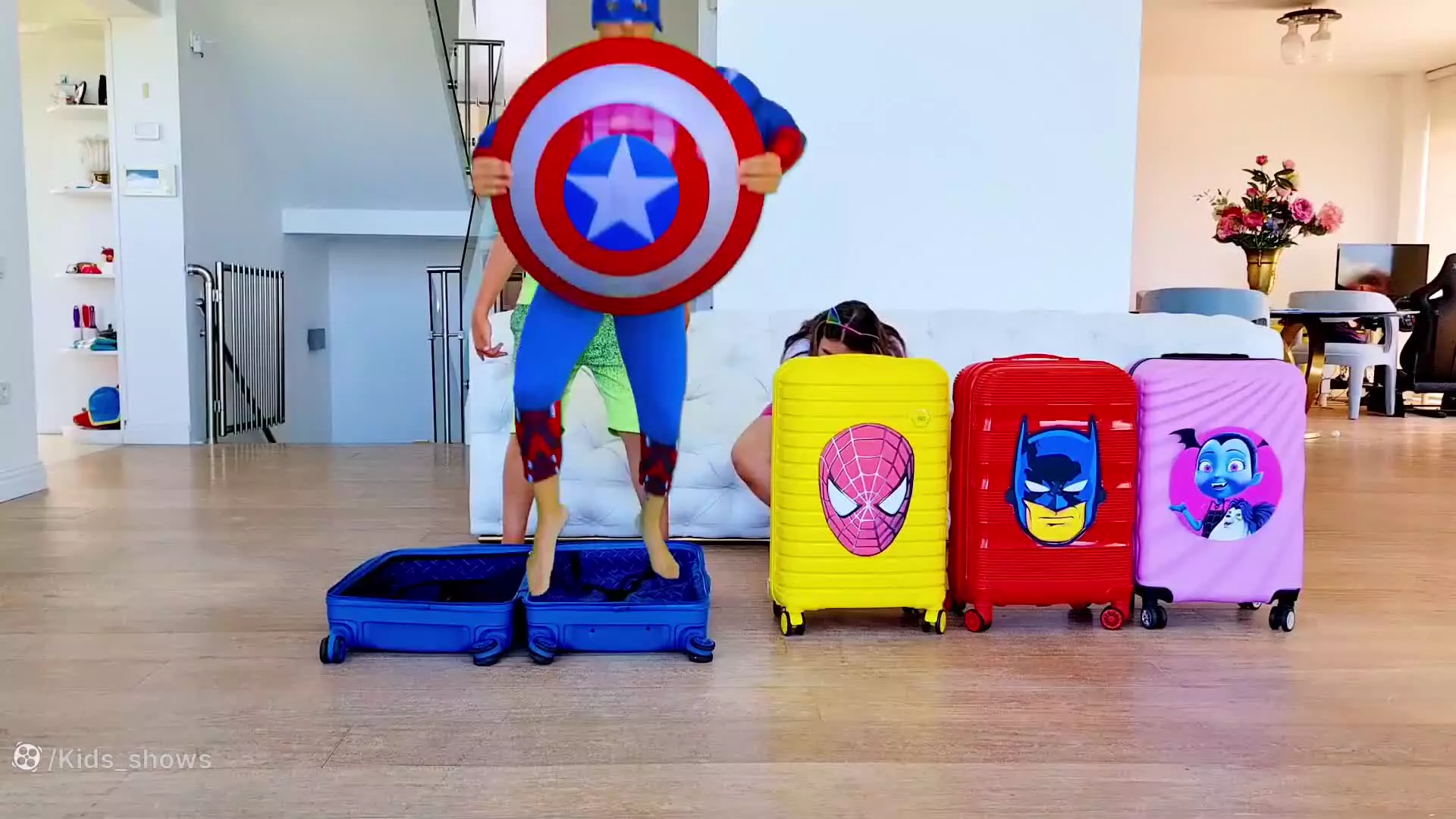 نبرد بامزه مرد عنکبوتی و ماجرای چمدان | کارتون کودک جدید