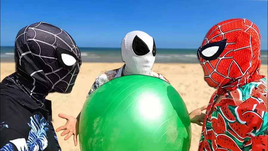 ماجرای خنده‌دار مرد عنکبوتی در ساحل | کارتونی مرد عنکبوتی جذاب