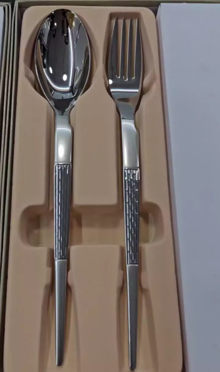 قاشق و چنگال های فالکون