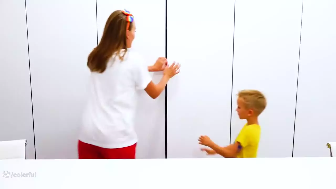 ولاد و نیکی طولانی-چالش جدید سرسره بادی-کارتون ولاد ونیکی جدید-برنامه کودک ولاد