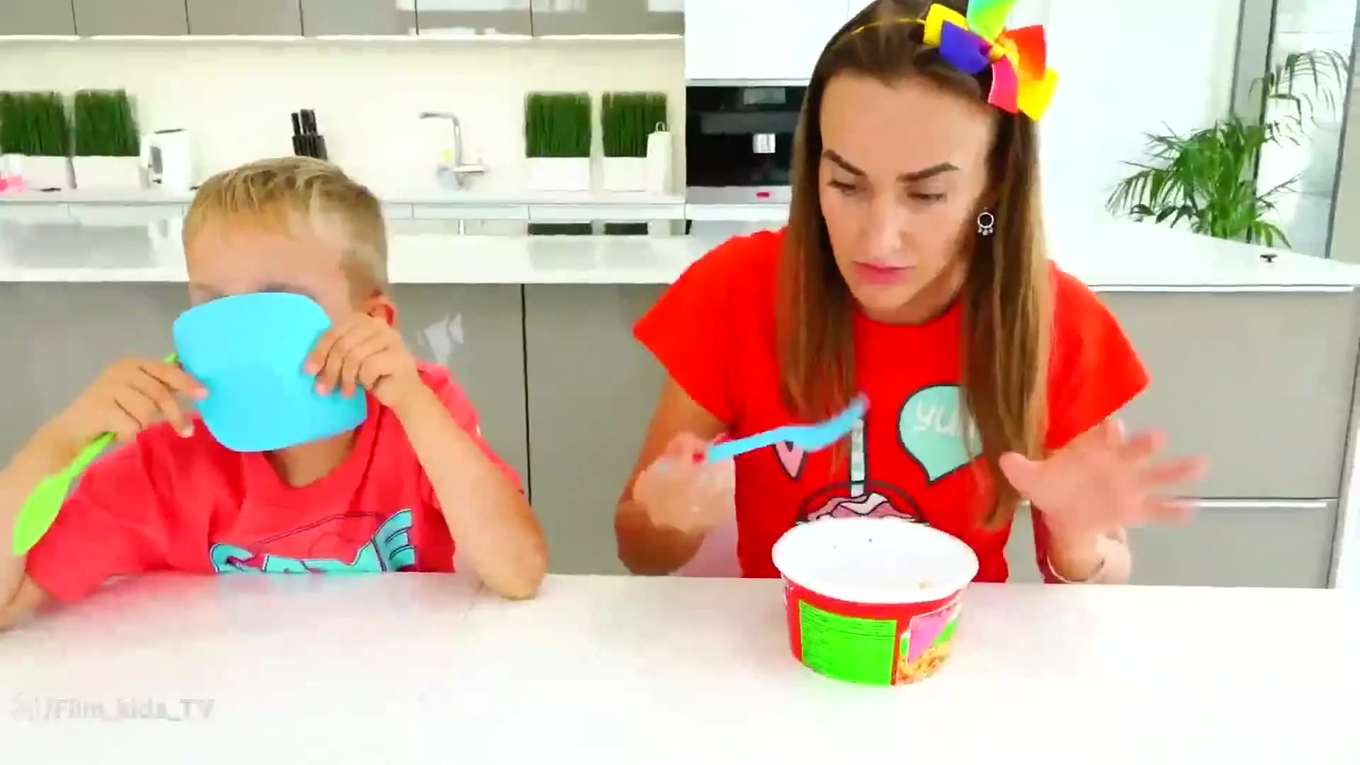 سرگرمی کودک و بانوان برنامه کودک ولاد و نیکی ولاد و نیکیتا : سرگرمی های بامزه کو