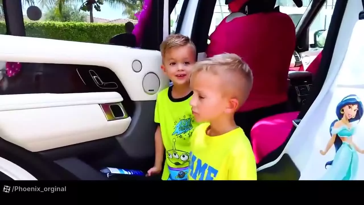 ولاد و نیکی کودک:: ولاد نیکیتا در شو بامزه و سرگرم‌کننده