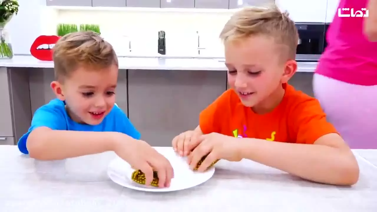 برنامه کودک ولاد و نیکیتا و ماجراهای بامزه اسباب بازی ها