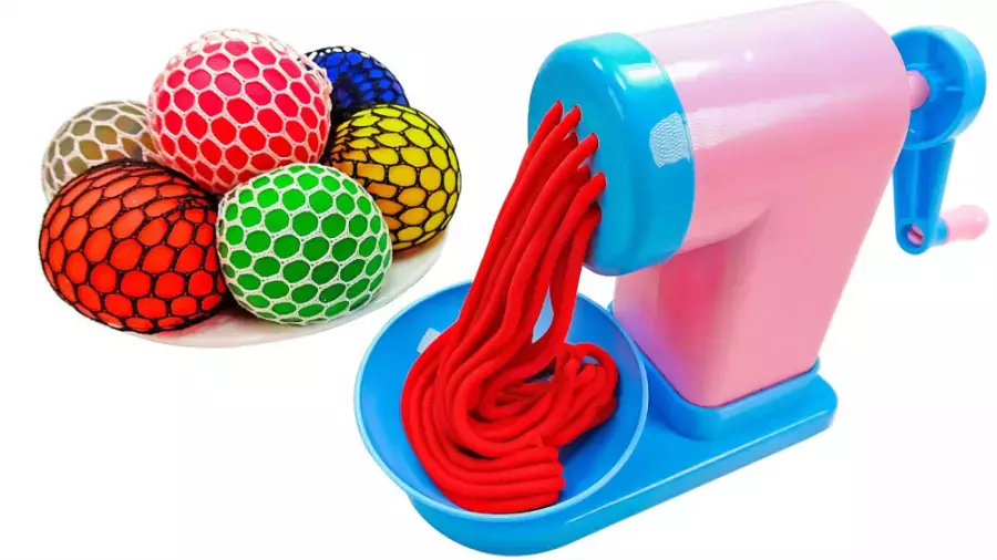 شن بازی کودکانه | ساخت نودل رنگی با توپ فشاری