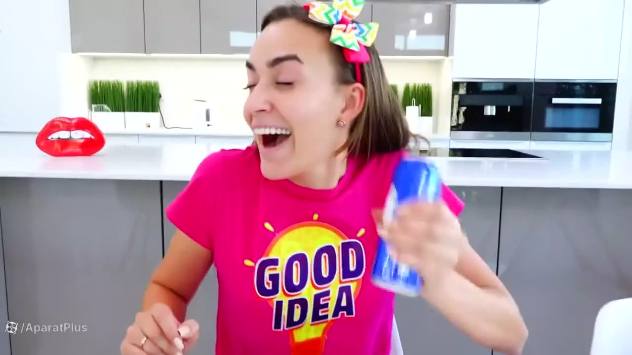 ولاد و نیکی  کارواش بازی می کنند / برنامه کودک ولاد ونیکی