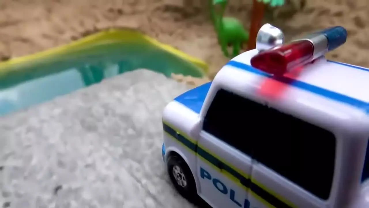 اسباب بازی ماشین ها ، اسباب بازی ماشین پلیس ، ماشین بازی کودکانه : برنامه کودک