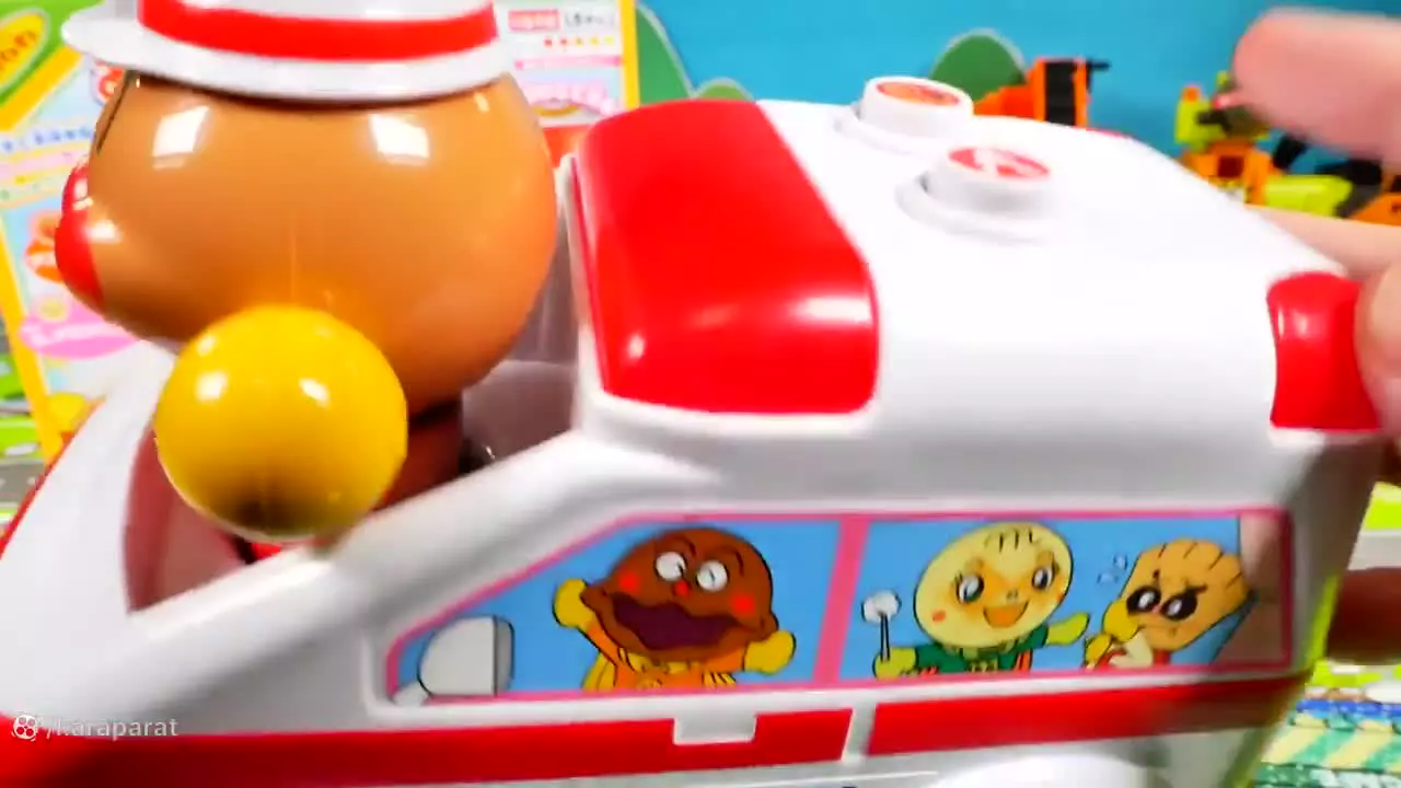 برنامه کودک ماشین بازی - ماشین های پلیس و آمبولانس - تمیز کردن اسباب بازی ها