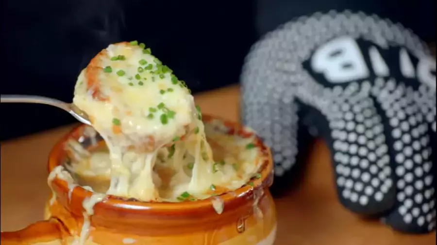 طرز تهیه سوپ پیاز فرانسوی خوشمزه و مجلسی | سوپ پیاز فرانسوی جذاب و خوش طعم