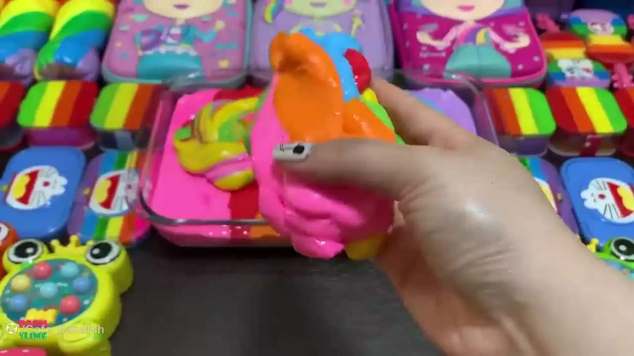 ترکیب کردن اسلایم کالرفول , آموزش ساخت اسلایم , اسلایم بازی کودکانه