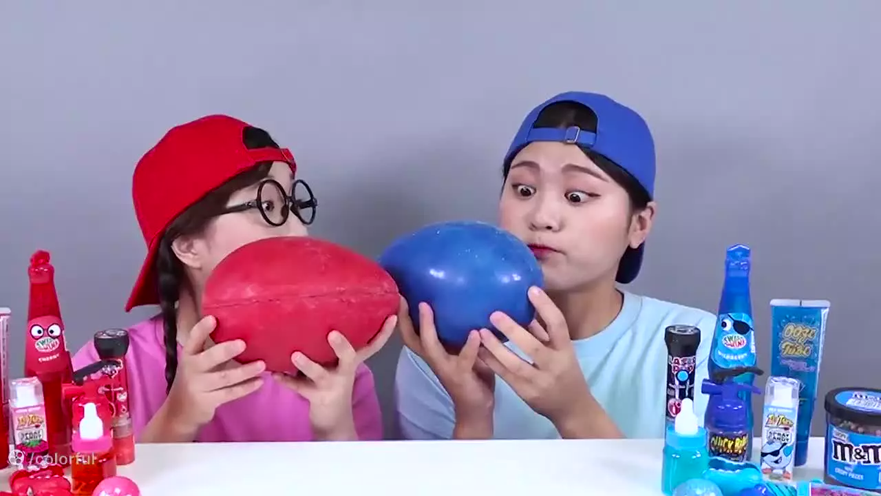 چالش خوردن خوراکی غول پیکر و کوچولو | رقابت هیجان‌انگیز و خنده‌دار