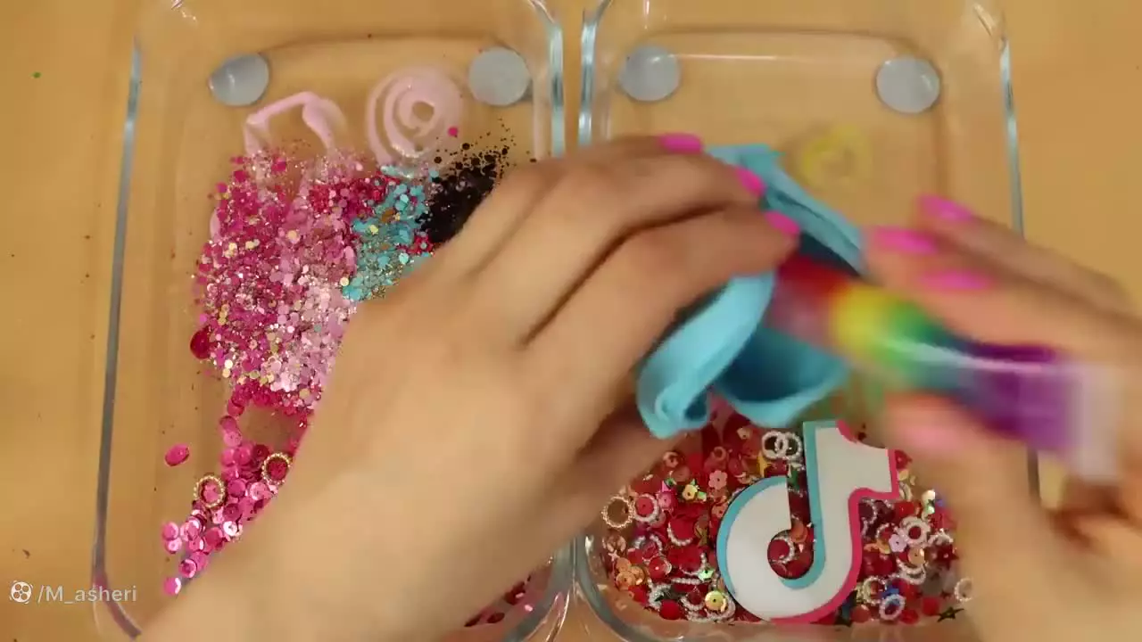 آموزش ساخت اسلایم پفکی رنگی، اسلایم بازی کودکانه، ترکیب کردن اسلایم