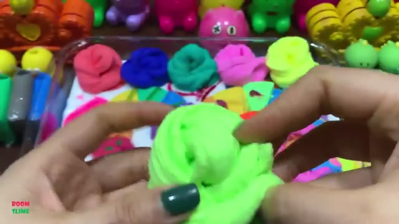 مخلوط کردن اسلایم های رنگی / آموزش ساخت اسلایم / اسلایم بازی کودکان / اسلایم