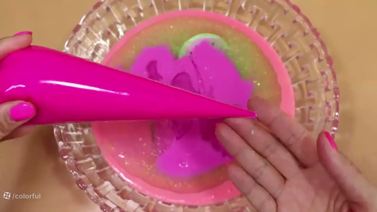 مخلوط کردن اسلایم کالرفول-آموزش ساخت اسلایم-اسلایم بازی جدید