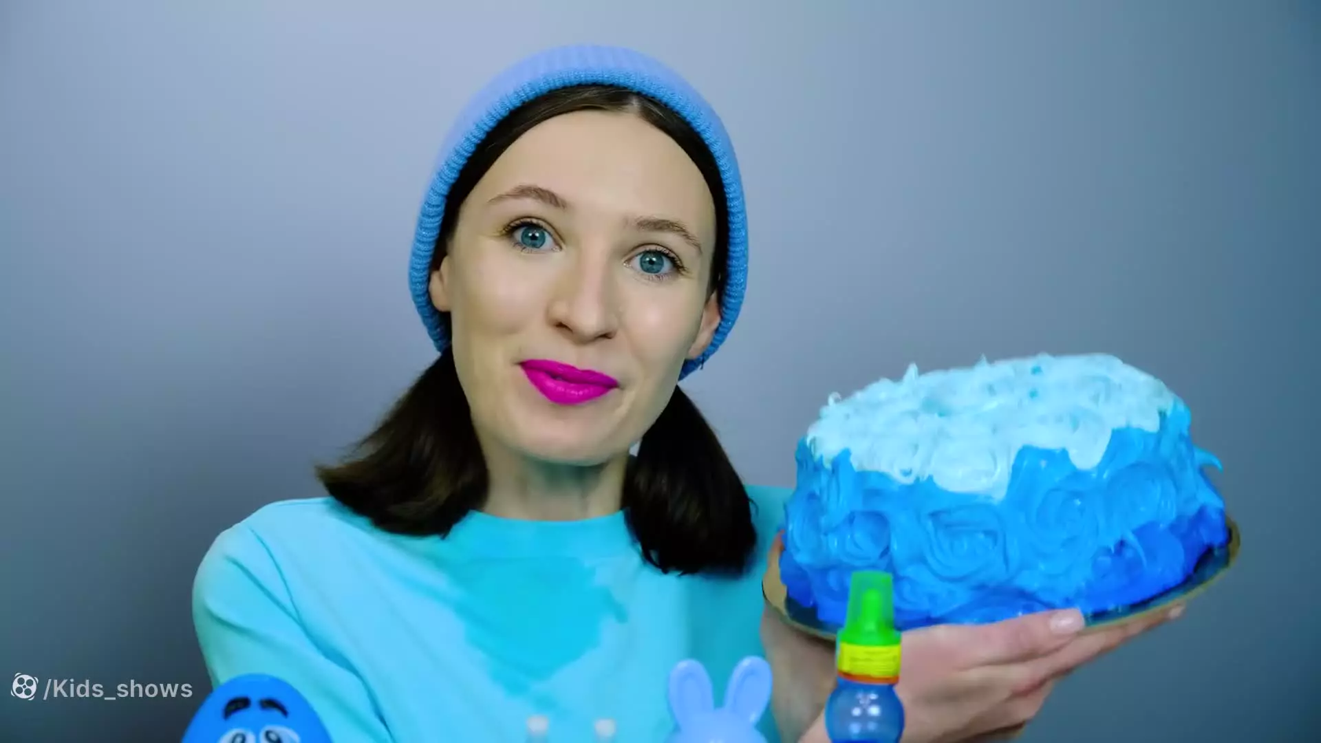 چالش غذاخوری خوراکی های آبی و زرد | لحظات بامزه و غیرمنتظره