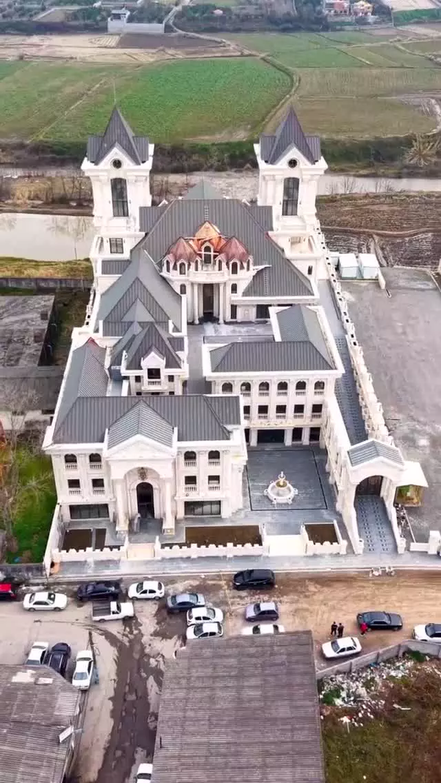 معرفی گران‌ترین ساختمان ایران در آمل با طراحی غیرایرانی