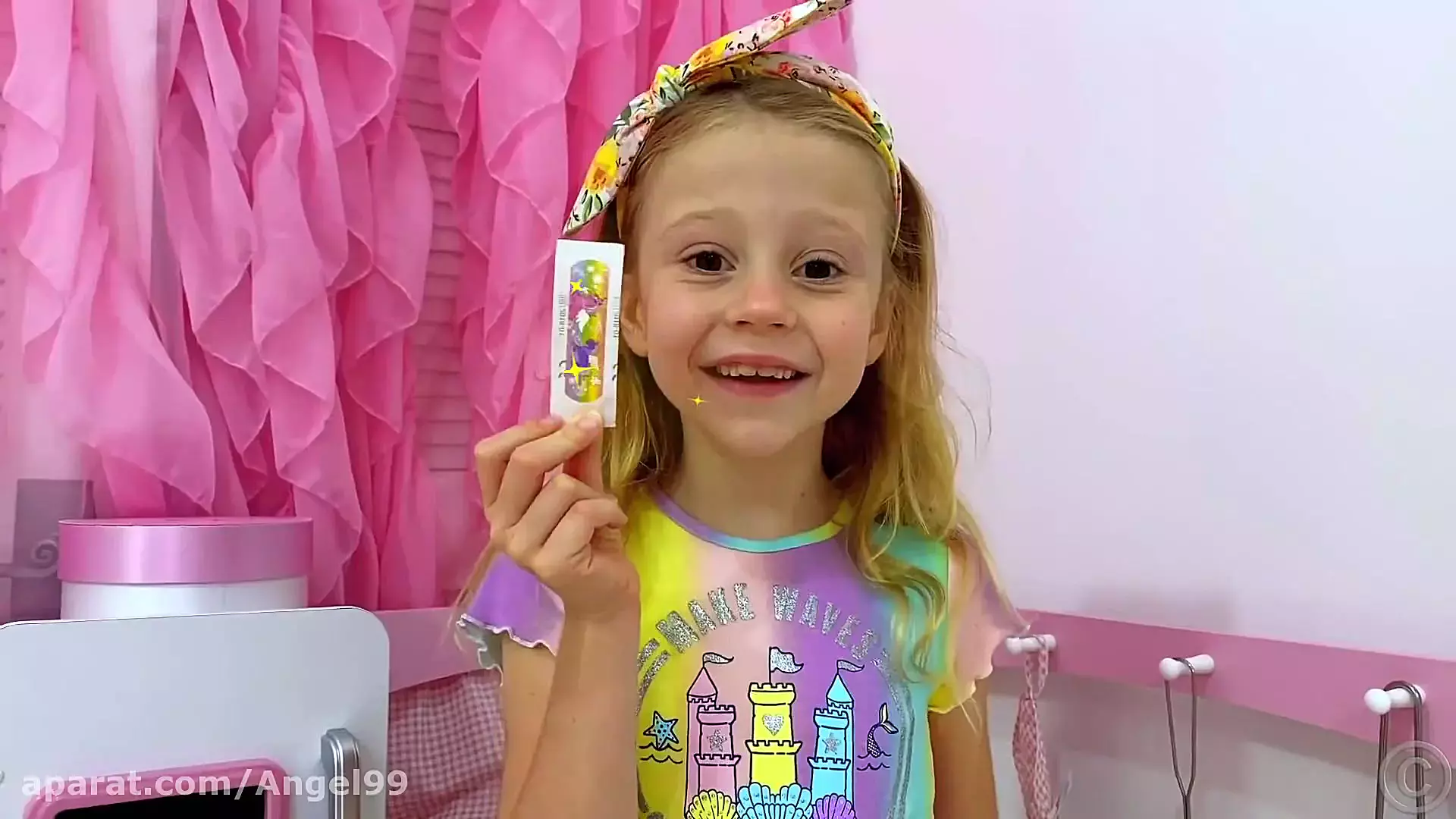 برنامه کودک جدید ناستیا و بابایی | ناستیا و بازی با دو عروسک شبیه نستیا و پدرش! ️