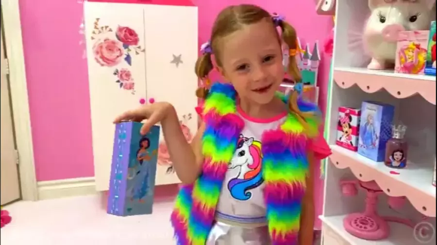 برنامه کودک جدید ناستیا و بابایی | ناستیا بو می دهد! ️