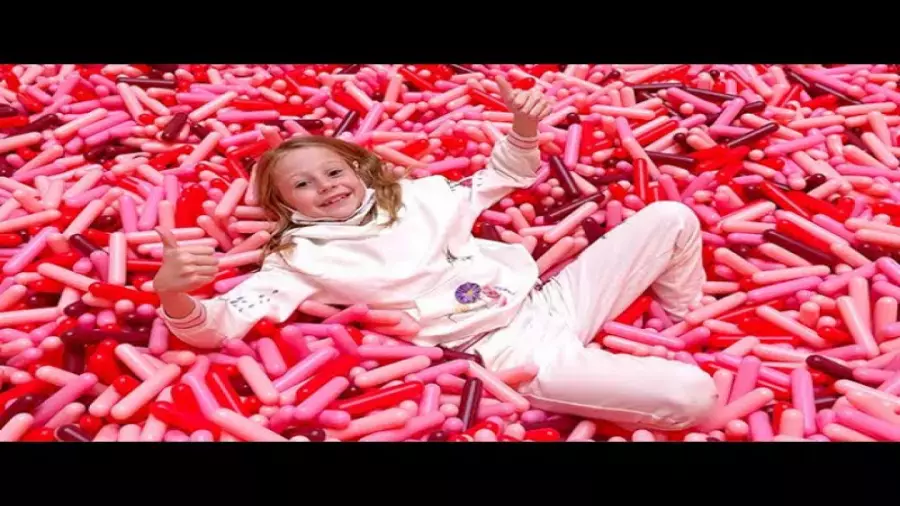 برنامه کودک جدید ناستیا و بابایی | ماجراهای ناستیا و شهربازی جادویی! ️