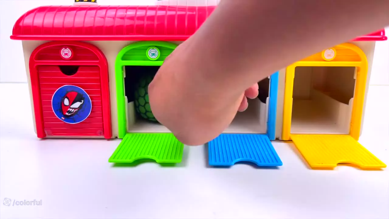 خمیربازی کودکانه - توپ های رنگارنگ - کودک سرگرمی - برنامه کودک خمیربازی