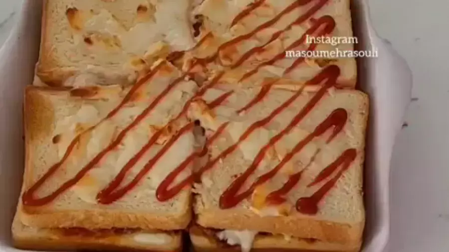 یه غذای فوری با نان تست آماده