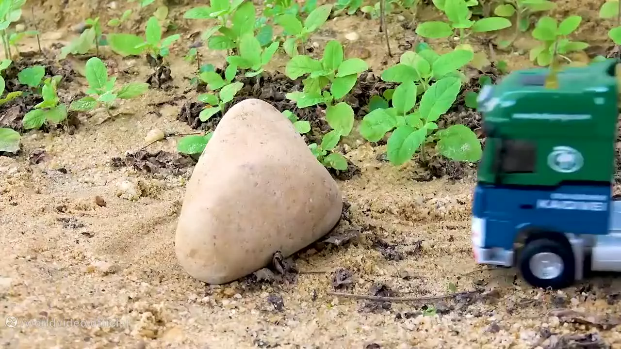 داستان اسباب بازی ها - اسباب بازی ماشین - ماشین بولدوزر سنگی - اسباب بازی