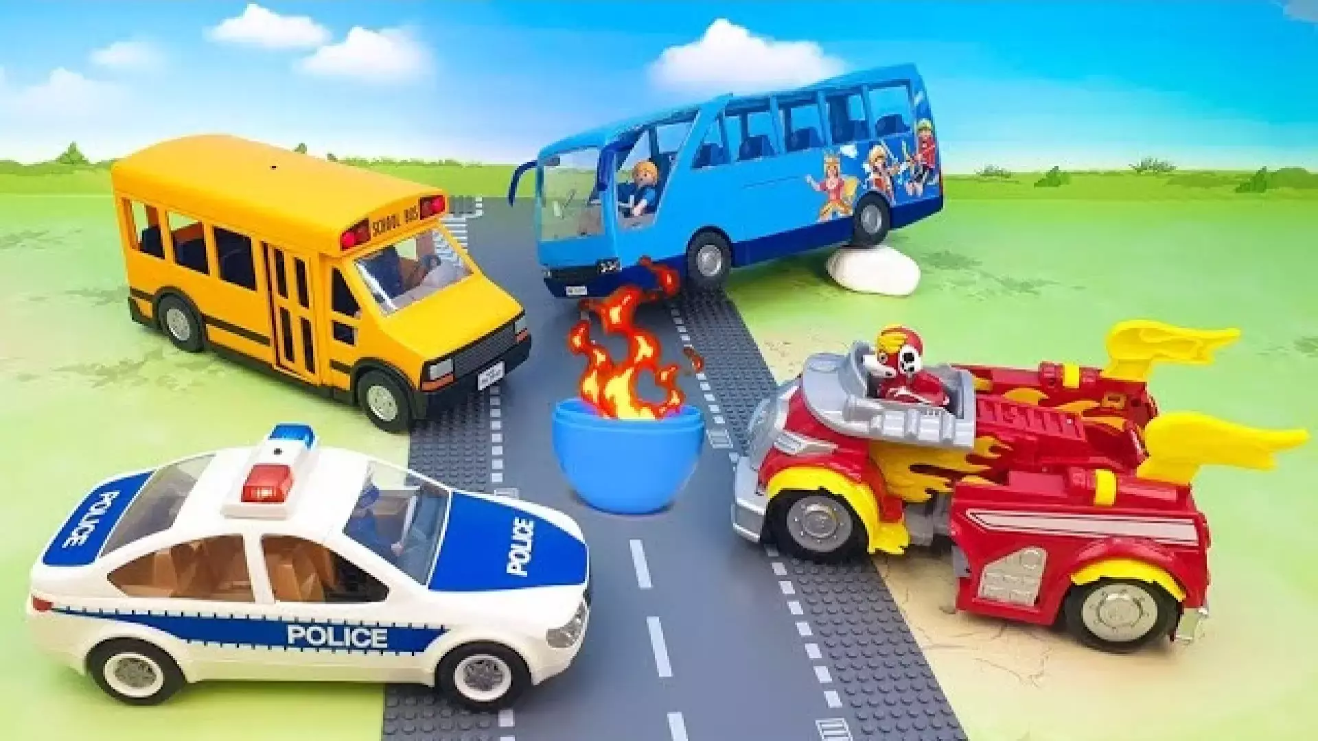 ماشین های اسباب بازی/ آنباکسینگ بولدوزر بیل مکانیکی ماشین پلیس آتش نشانی