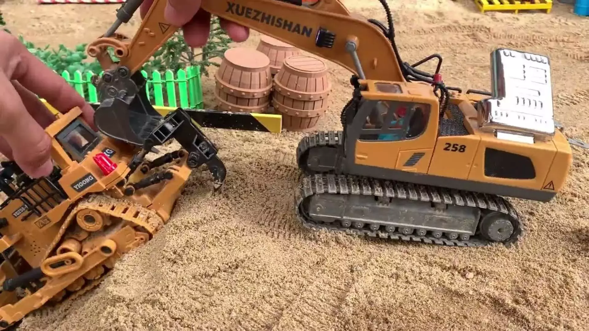 ماشین اسباب بازی نجات |  بولدوزر | بیل مکانیکی | کامیون | کمپرسی اسباب بازی