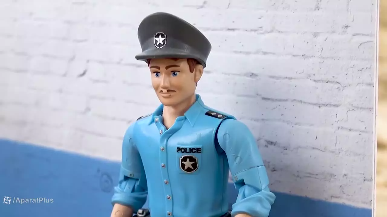 بیل مکانیکی اسباب بازی ، ماشین های پلیس بازی ، بولدوزر داستان های خنده دار