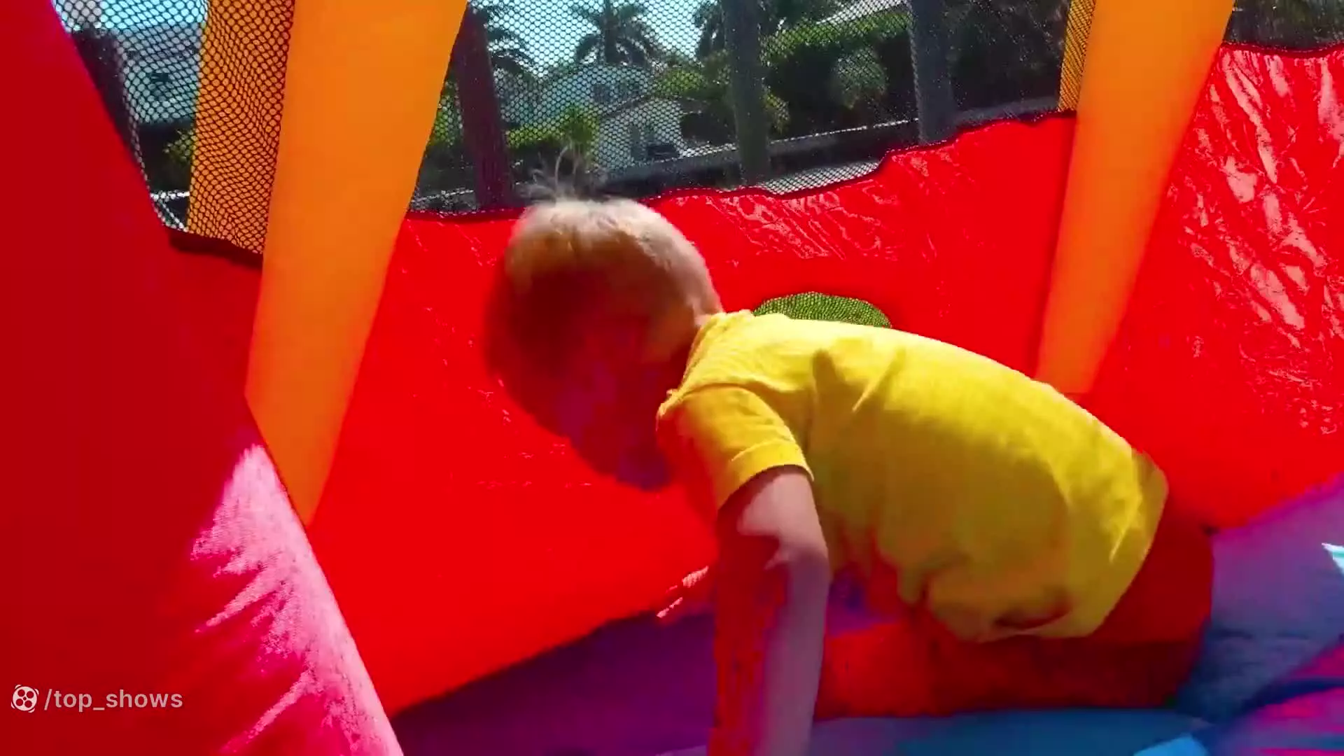 ولاد-ولاد و نیکی جدید ولاد و نیکیتا برنامه کودک ولاد و نیکی بازی های بادی حیاط